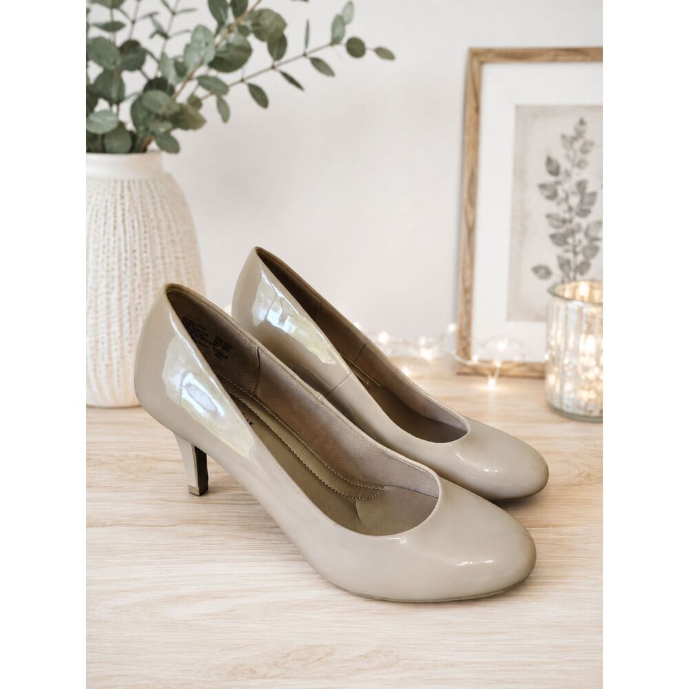 Comfort Plus Nude Patent Pump Dress Shoes Women's 8.5W Classic Career Heels